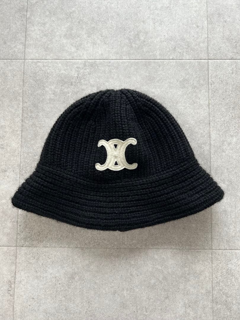 CELINE セリーヌ　黒　ニット帽