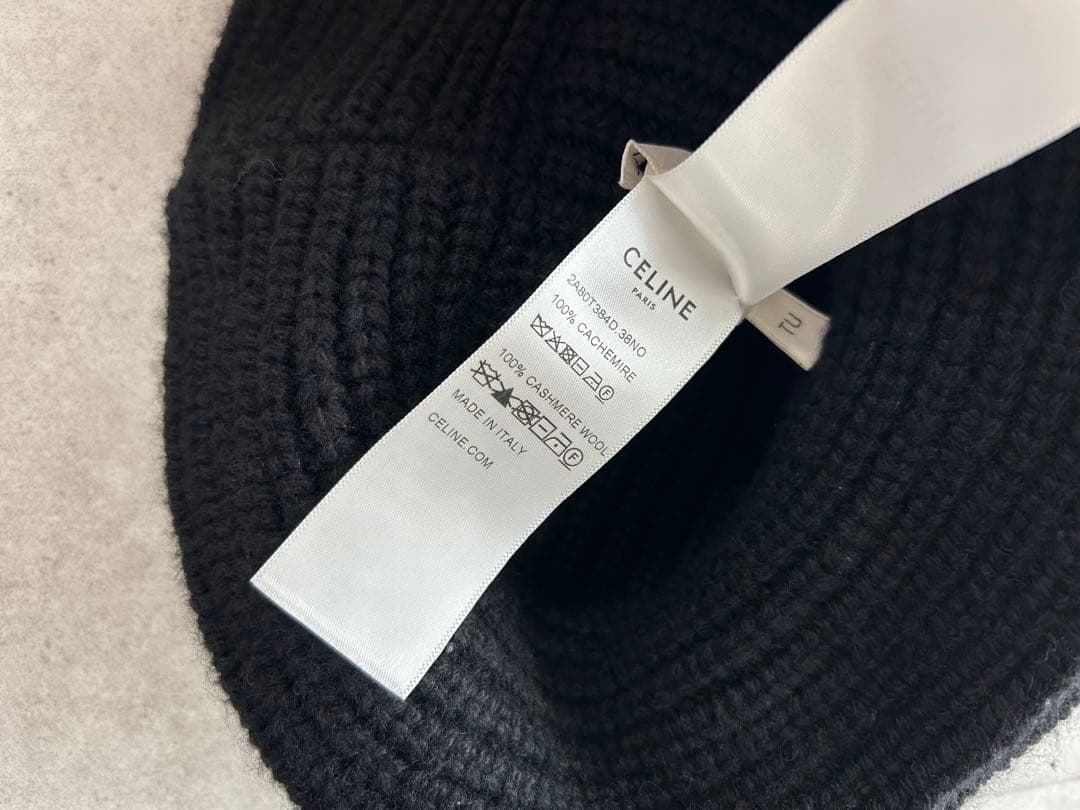 CELINE セリーヌ　黒　ニット帽