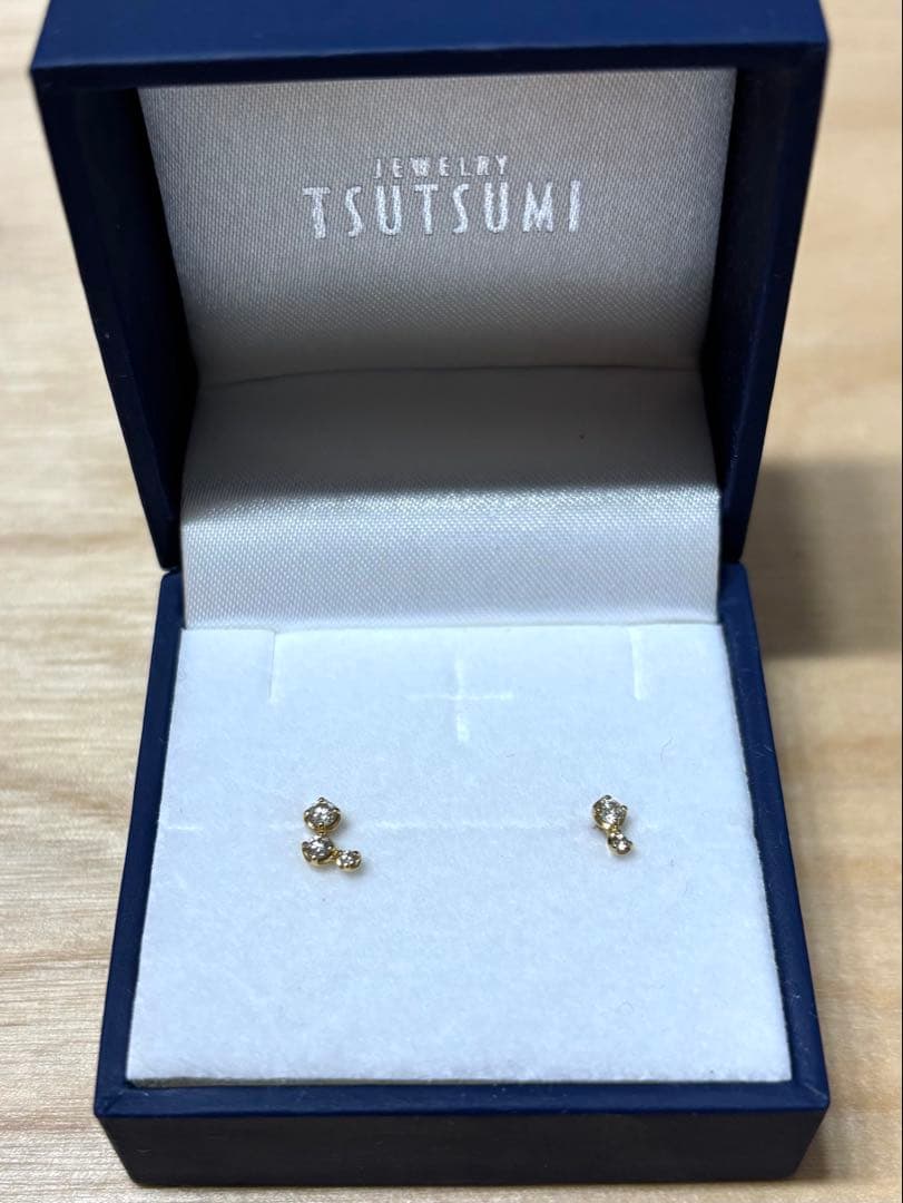 TSUTSUMI ツツミk18ピアス 星座