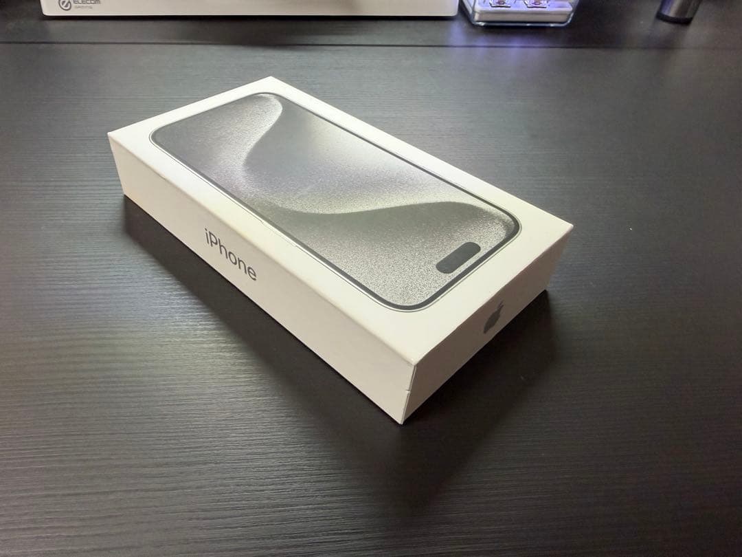 【美品】iPhone 15 Pro 128Gホワイトチタニウム