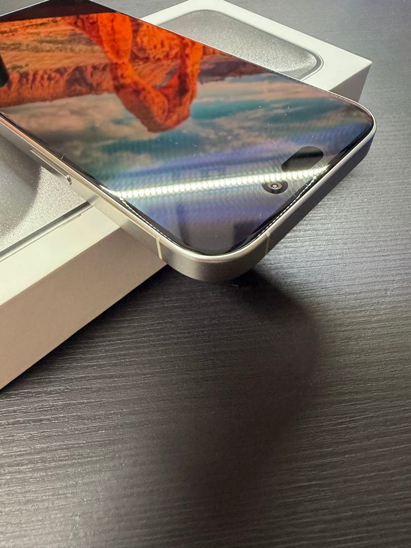 【美品】iPhone 15 Pro 128Gホワイトチタニウム