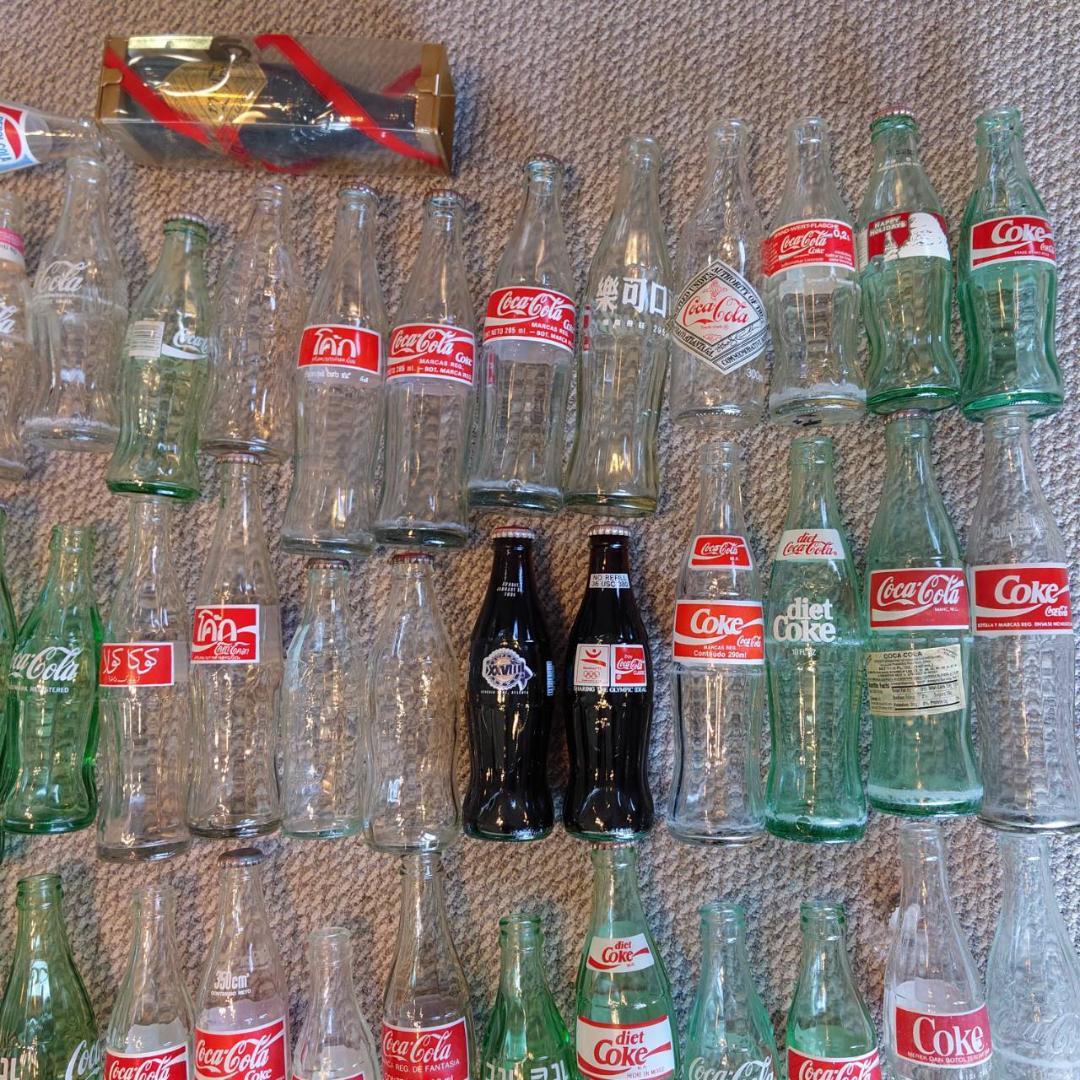 【送料無料】昭和レトロ コカコーラ瓶 46本世界各国コレクション 紙ラベルあり！