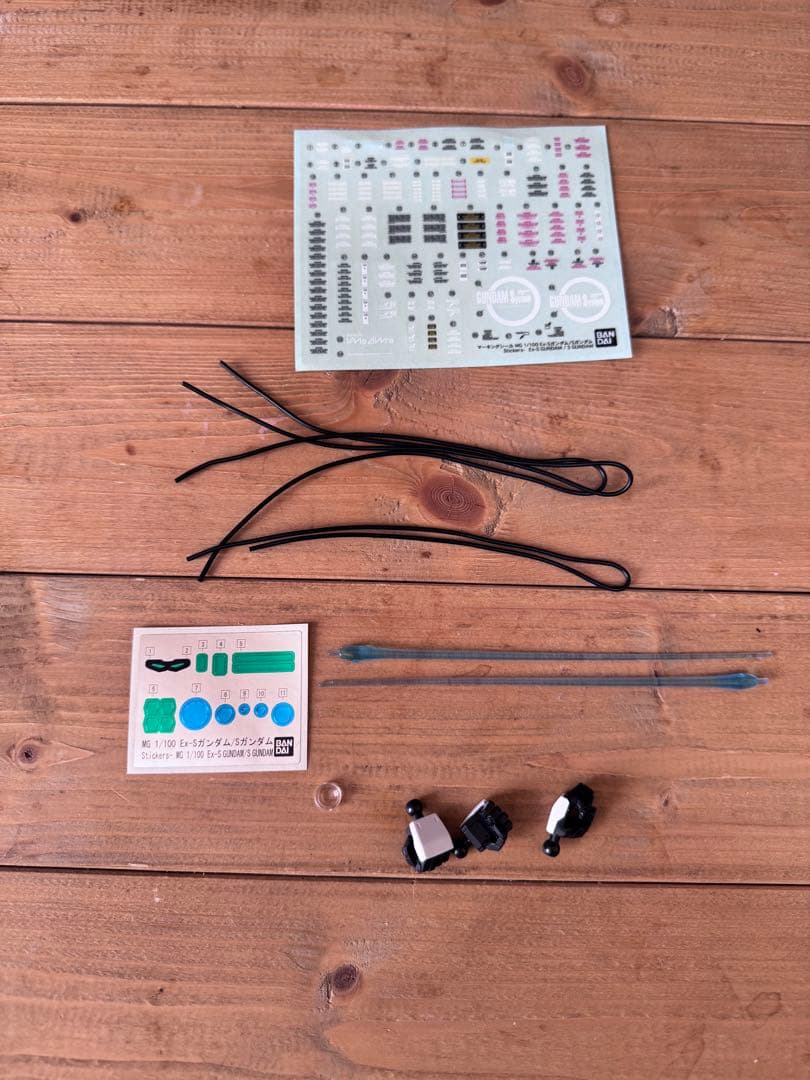 【ジャンク品】　MG 1/100 Ex-Sガンダム/Sガンダム　組立済み