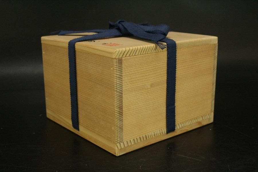 【美品】茶道具 清水焼 粟田窯 茶碗 金彩金葵紋 岡田暁山 共布(メ1176)