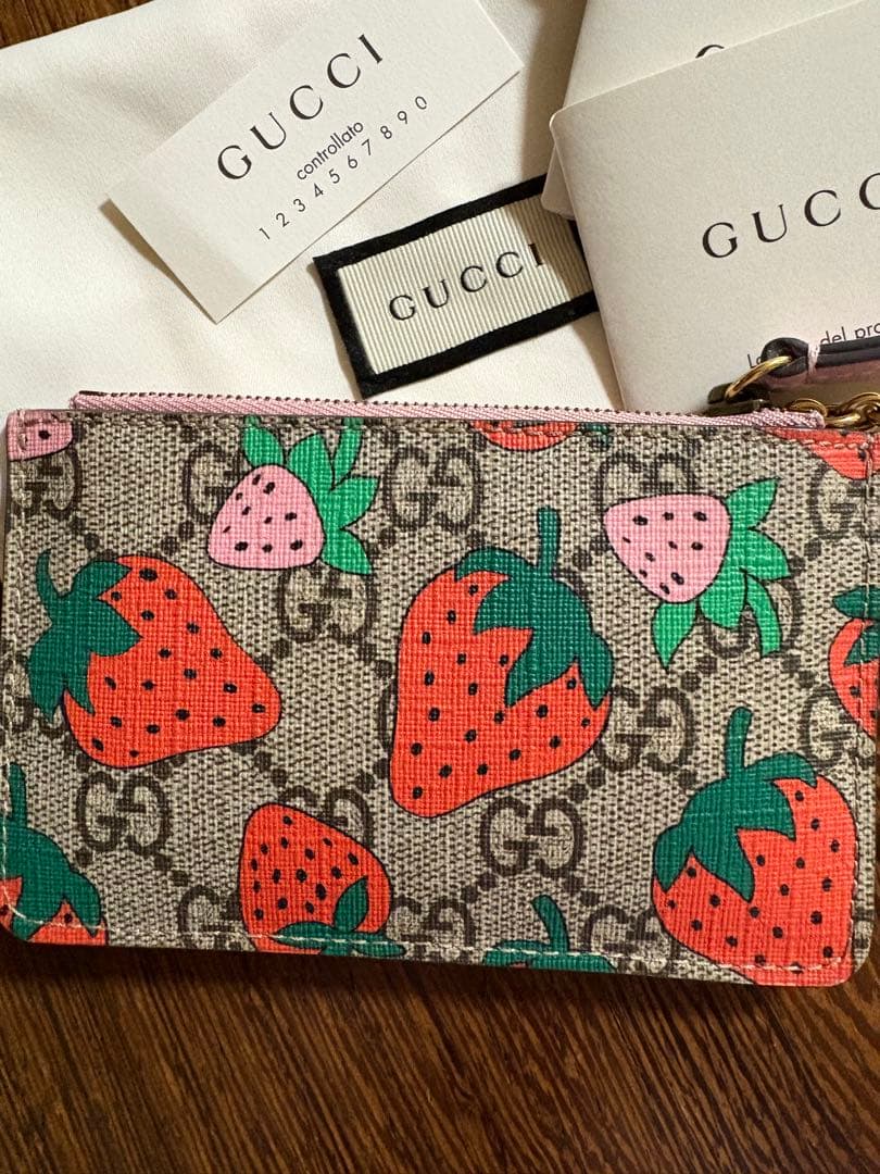 GUCCI いちご柄 ケース✨キーリング付✨美品