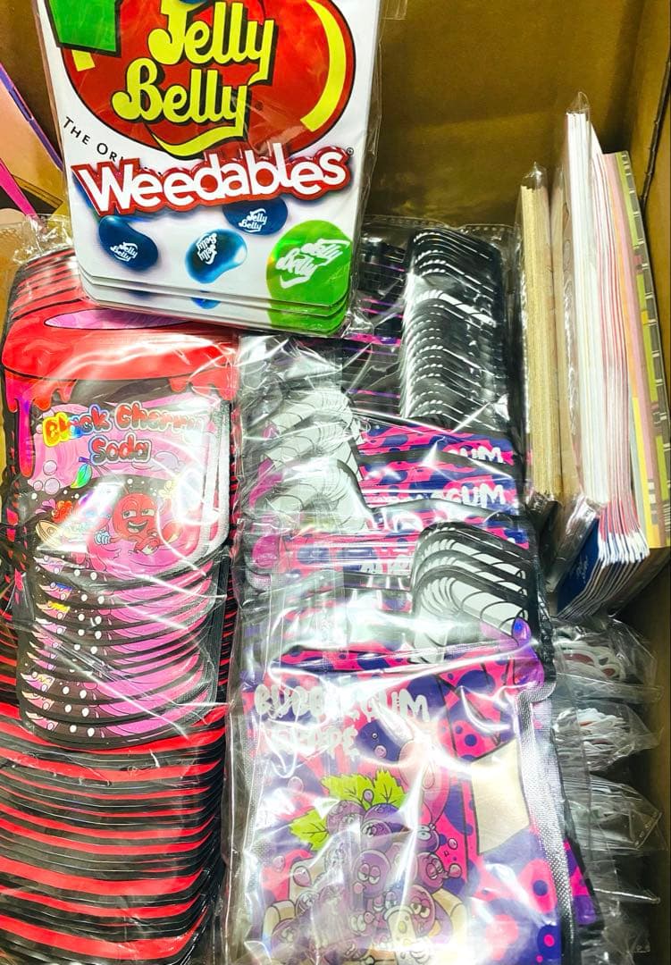 紙モノ♡コレクション整理品♡紙モノ大量まとめ売り♡印刷物セット♡シール♡箱売り