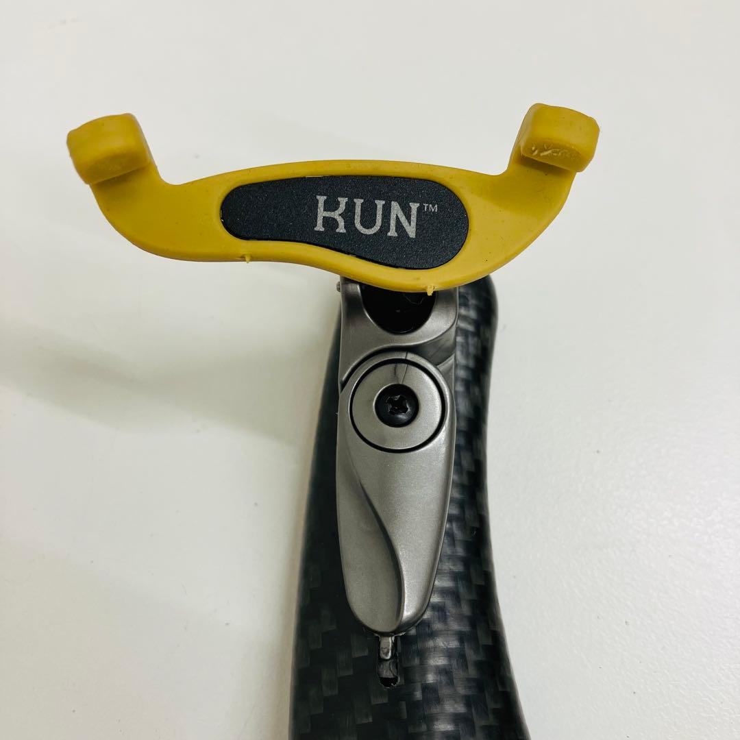 9371 KUN クン Voce ヴォーチェ 4/4 肩当て 肩あて 廃版