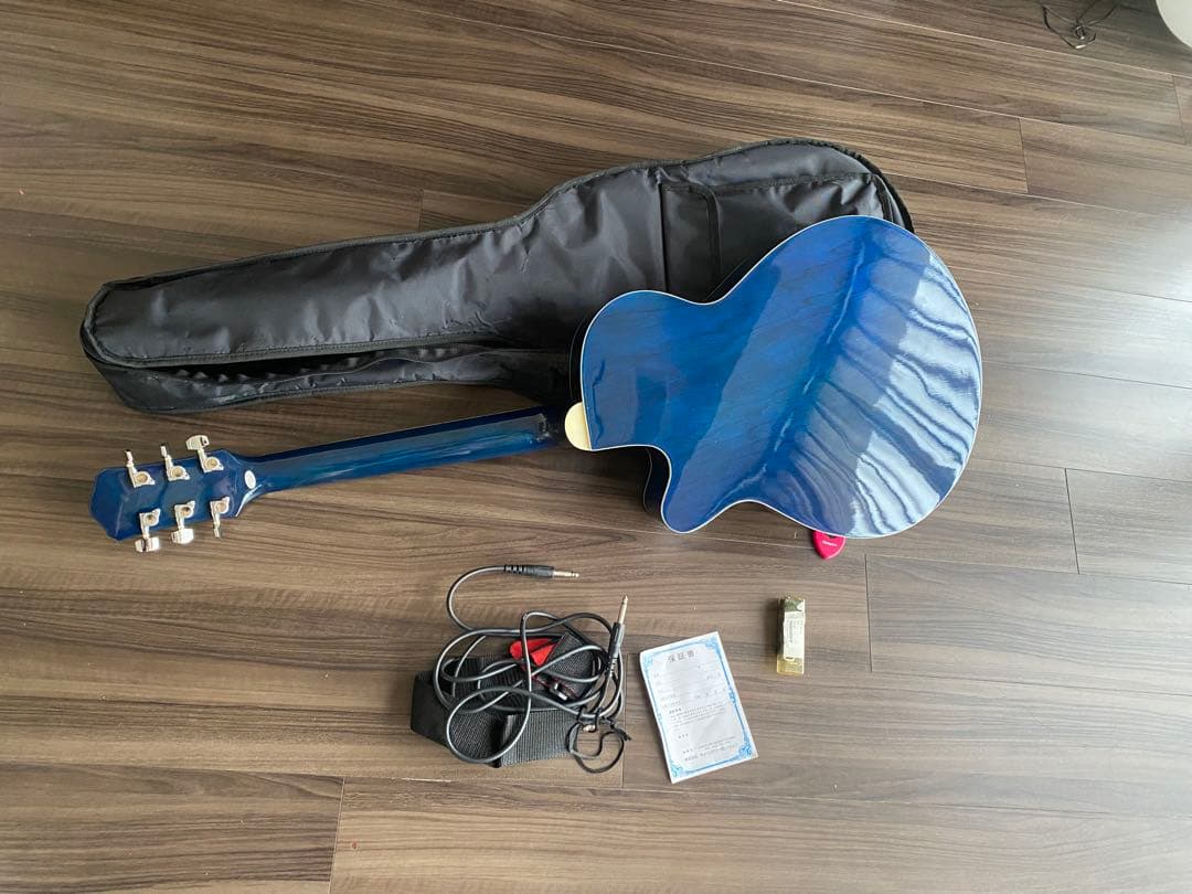 お値下げ！青いアコースティックギター エレアコタイプ