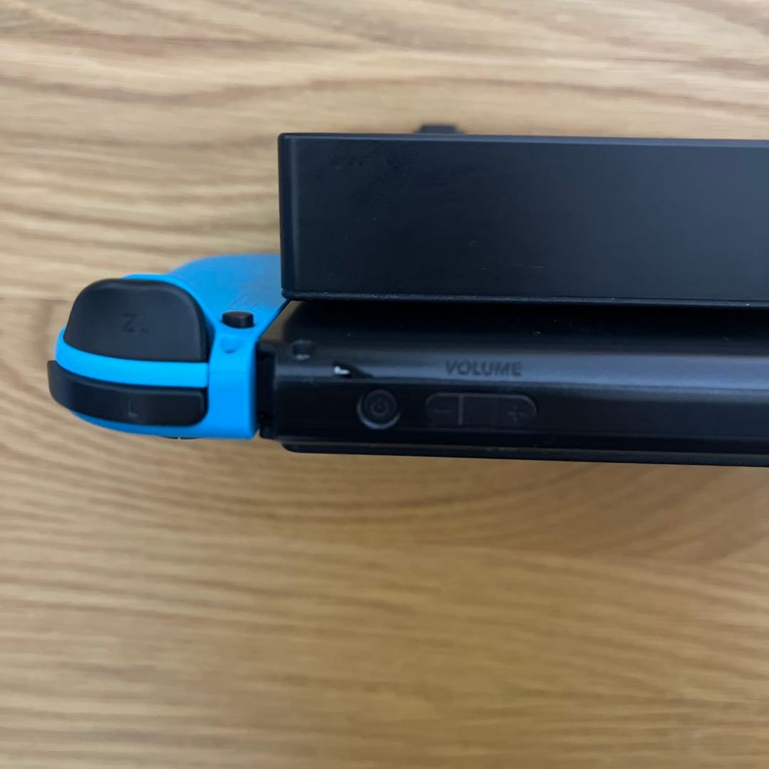 任天堂switch 本体 その他付属品付き(箱、ジョイコングリップ無し)