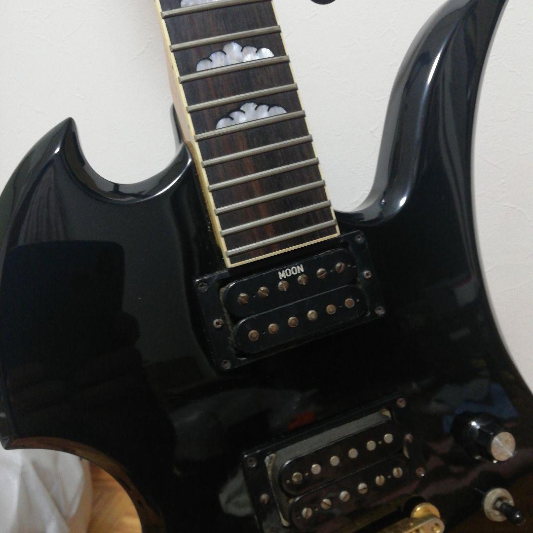 フェルナンデス　モッキンバード