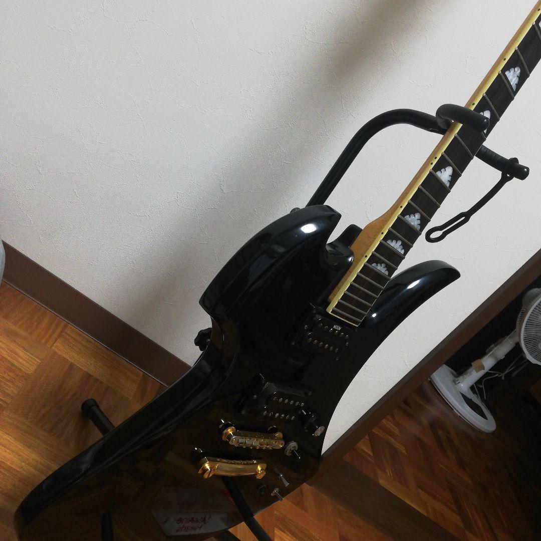 フェルナンデス　モッキンバード