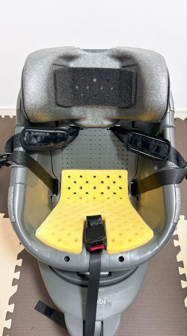 美品Combiコンビ THE S plus ZB-750 ブラック ISOFIX