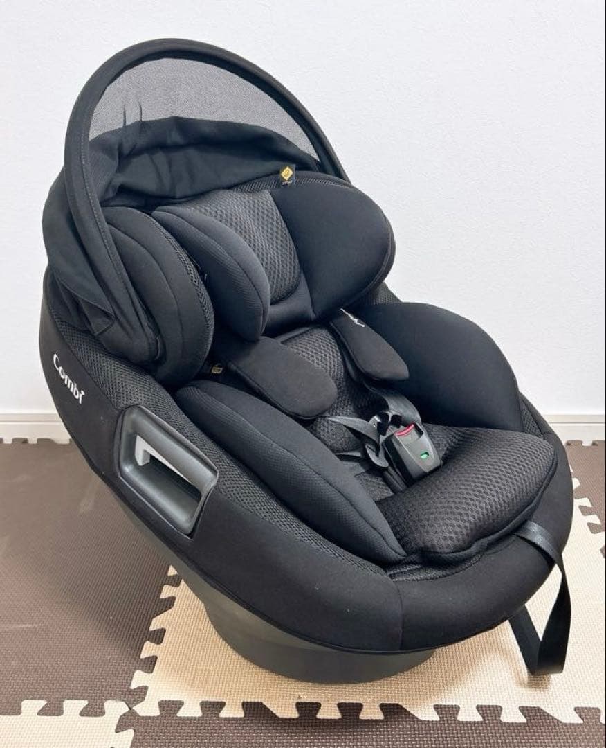美品Combiコンビ THE S plus ZB-750 ブラック ISOFIX