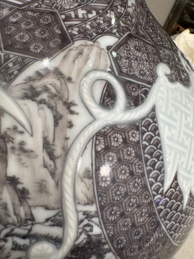 中尾龍純　作⭐︎染付黒マロン地文宝彫⭐︎染龍窯　花瓶　有田焼