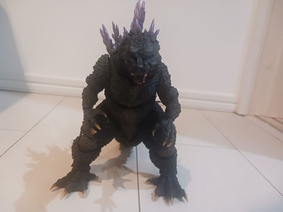 【中古・開封済】S.H.MonsterArts ゴジラ 2000 ミレニアム