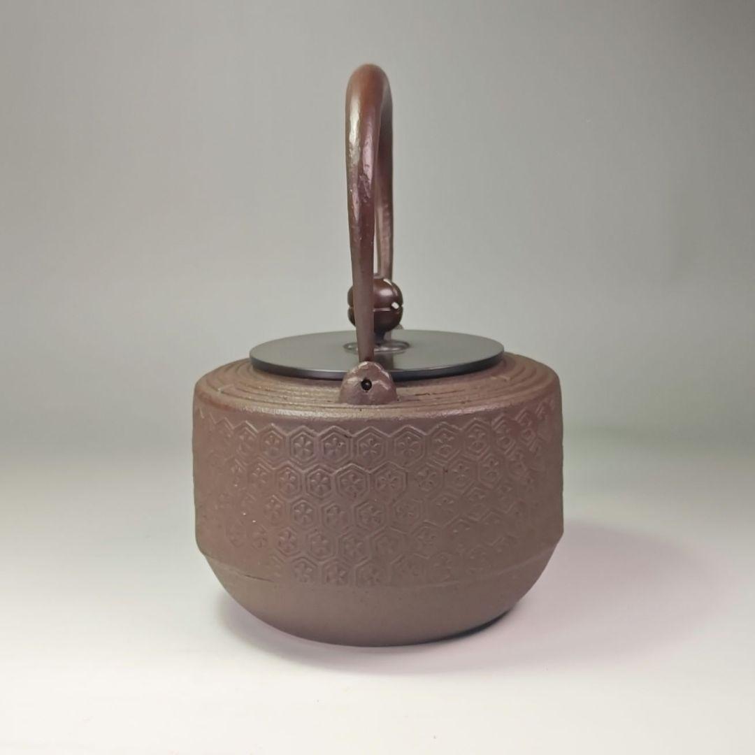 ウ310 鉄瓶『釜師　佐藤浄清造』『肩衝亀甲　鉄瓶　共箱』茶道具　急須