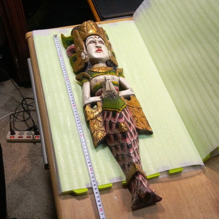 民族像　 壁掛け　オブジェ　木製　木彫り　雑貨　インテリア　エスニック　魔除け