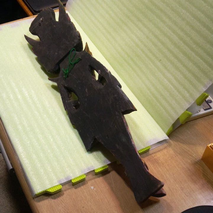 民族像　 壁掛け　オブジェ　木製　木彫り　雑貨　インテリア　エスニック　魔除け