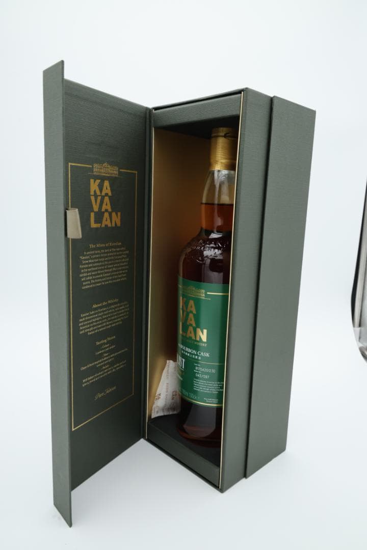 KAVALAN SOLIST シングルモルトウイスキー 54%