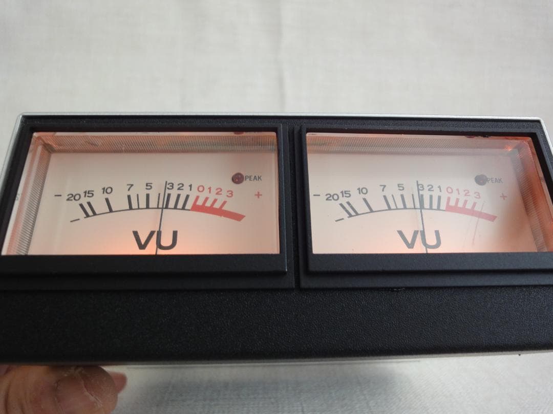 自作ステレオVUメーター214号機(TEACピーク表示機能LED付)