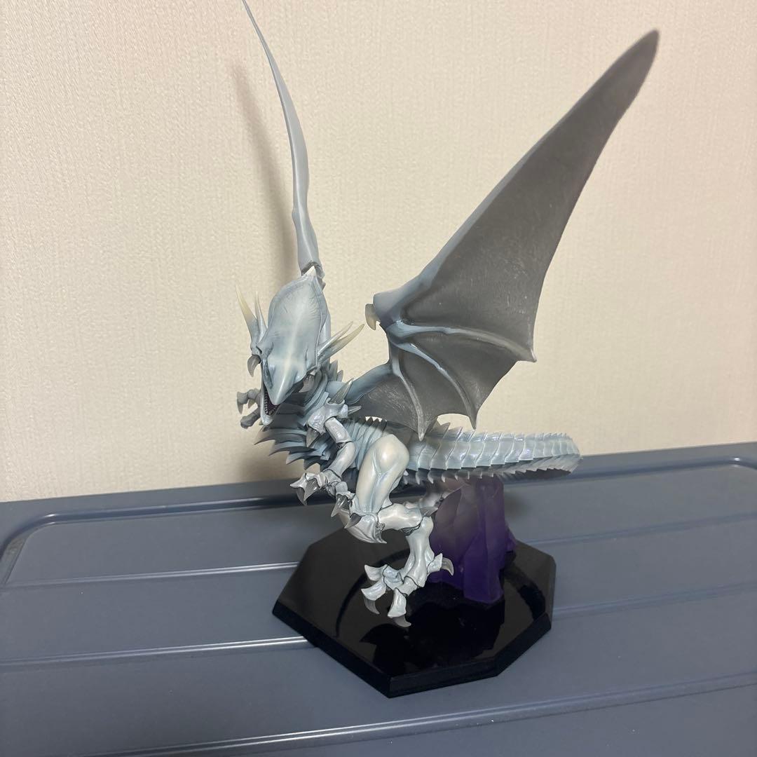 ブルーアイズ　フィギュア