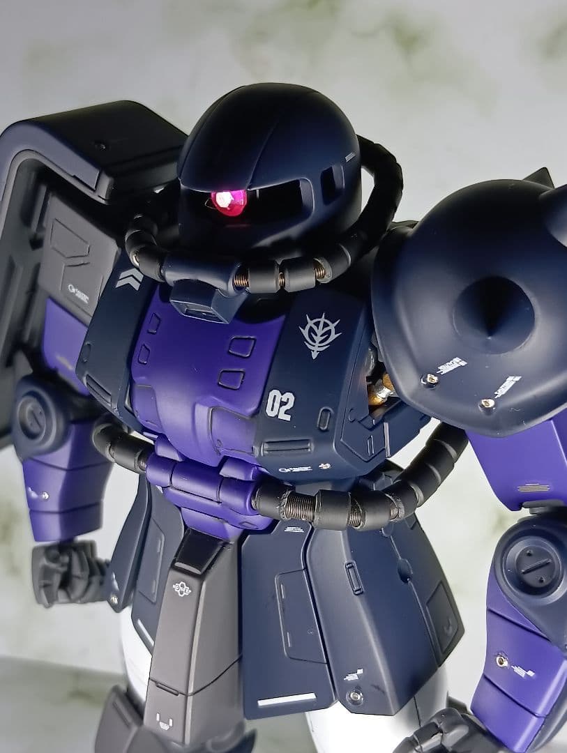 ザクⅡ　黒い三連星カラー　塗装済完成品　MG 1/100　ガンプラ　ガンダム