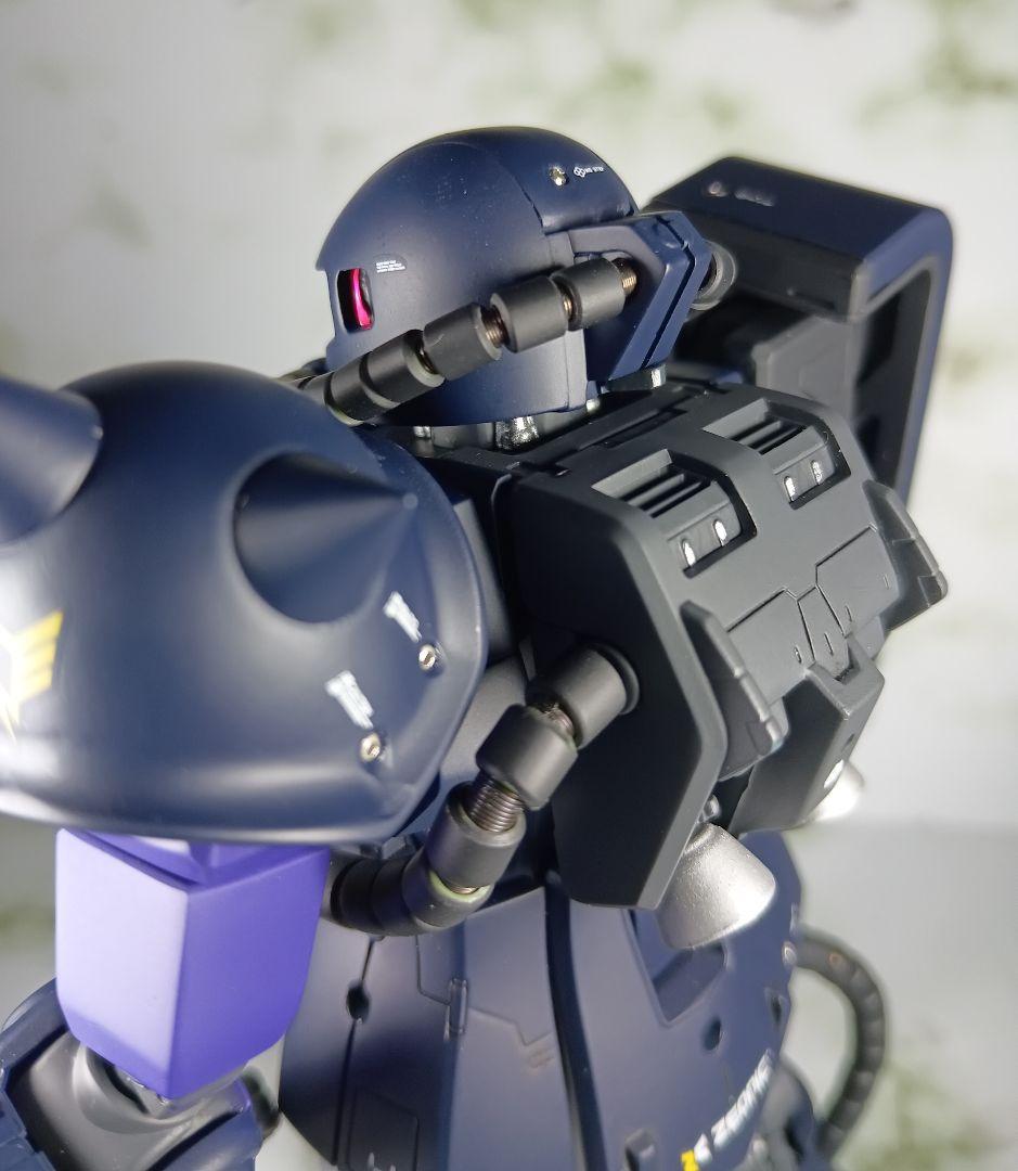 ザクⅡ　黒い三連星カラー　塗装済完成品　MG 1/100　ガンプラ　ガンダム