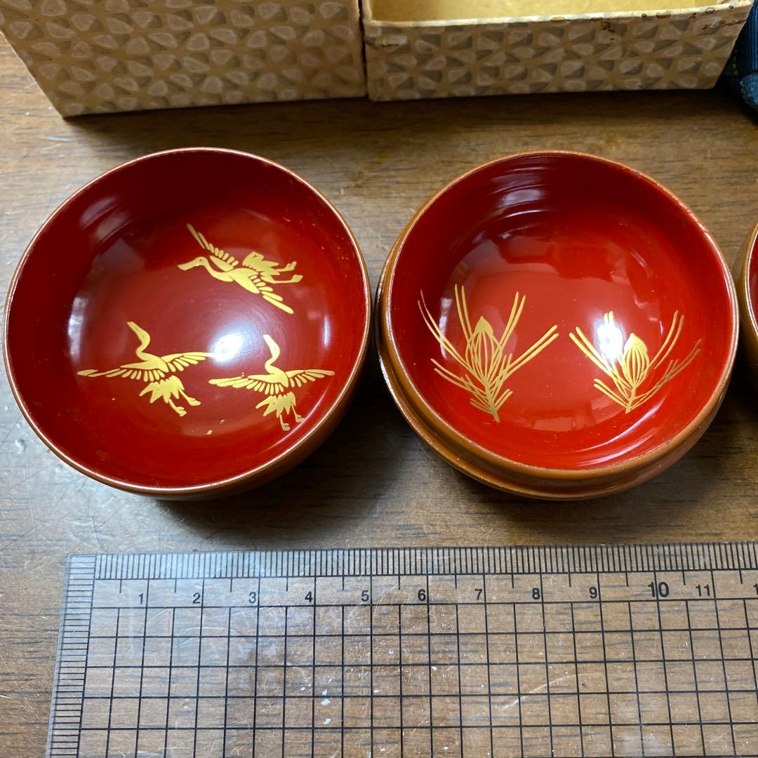 漆器のぐい呑みと伝統人形のセット