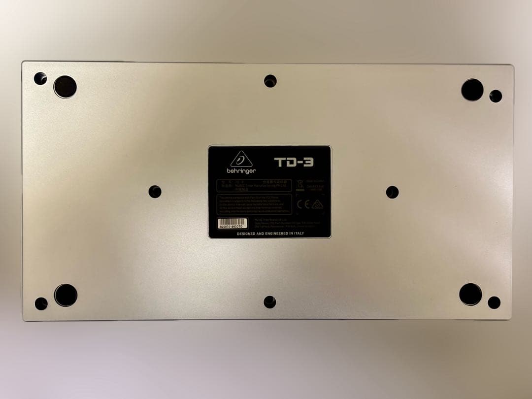 【極美品】Behringer TD-3 アナログ ベースライン シンセサイザー