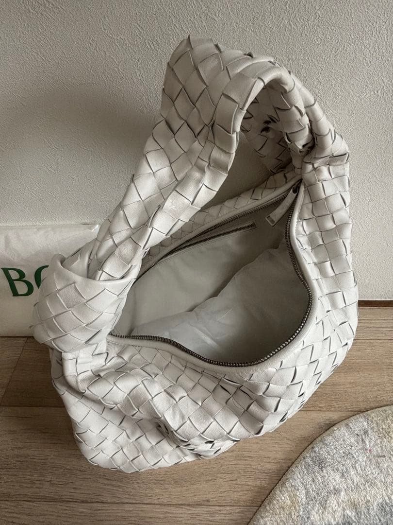 【正規品】Bottega Veneta ボッテガヴェネタ　スモールジョディ　白