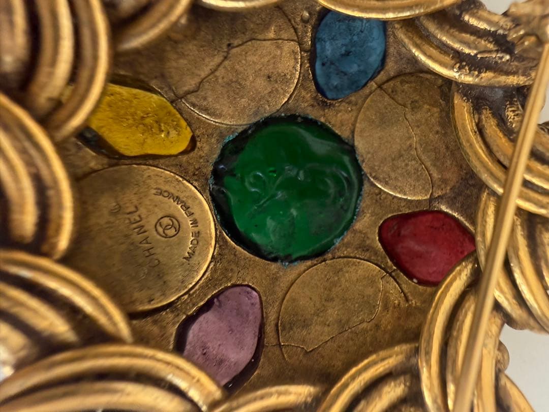 CHANEL ヴィンテージ ブローチ マルチカラーストーン ゴールド