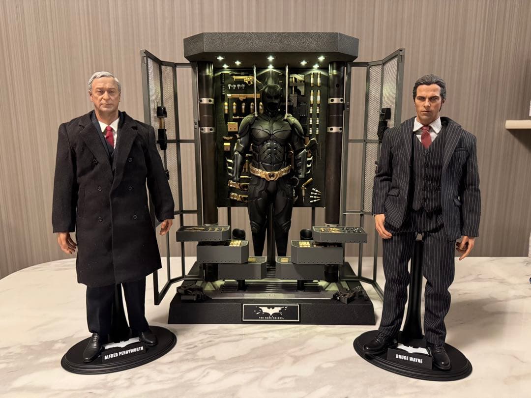 ホットトイズ ダークナイト 格納庫 ブルースウェイン付き トイサピエンス限定