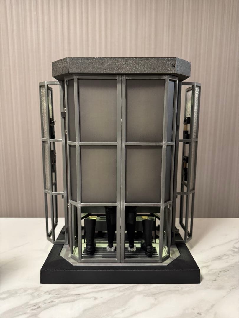 ホットトイズ ダークナイト 格納庫 ブルースウェイン付き トイサピエンス限定