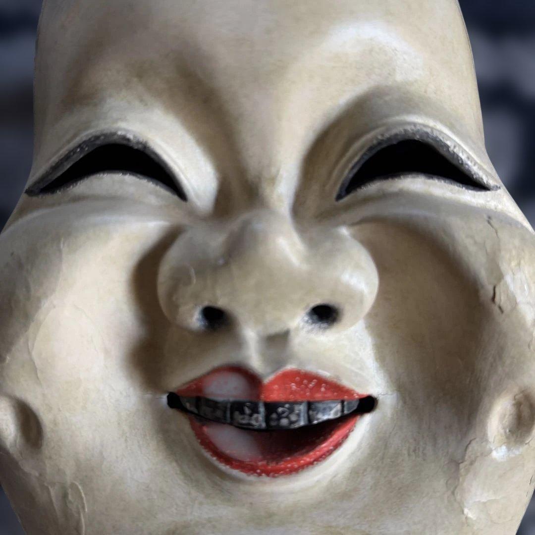 伝統的な能面　お多福