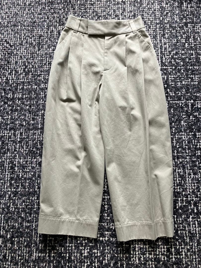 未使用品MARGARET HOWELL グレーベージュパンツサイズII