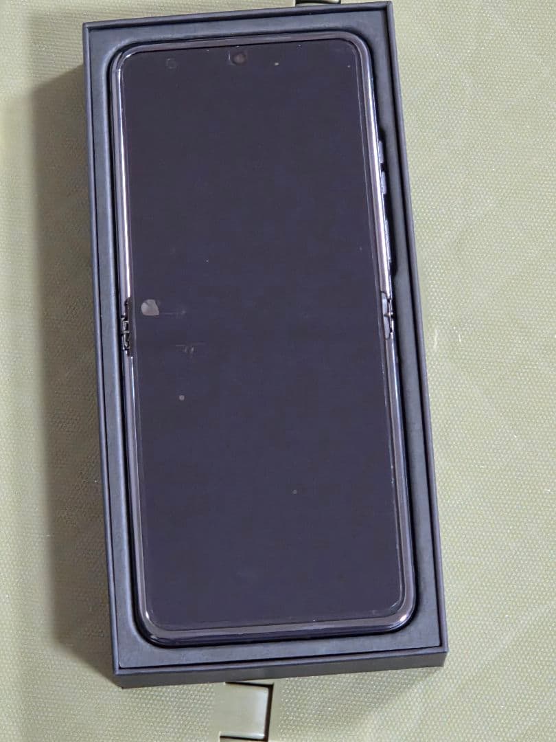 t*o様 motorola razr 40 ultra　SIMフリー