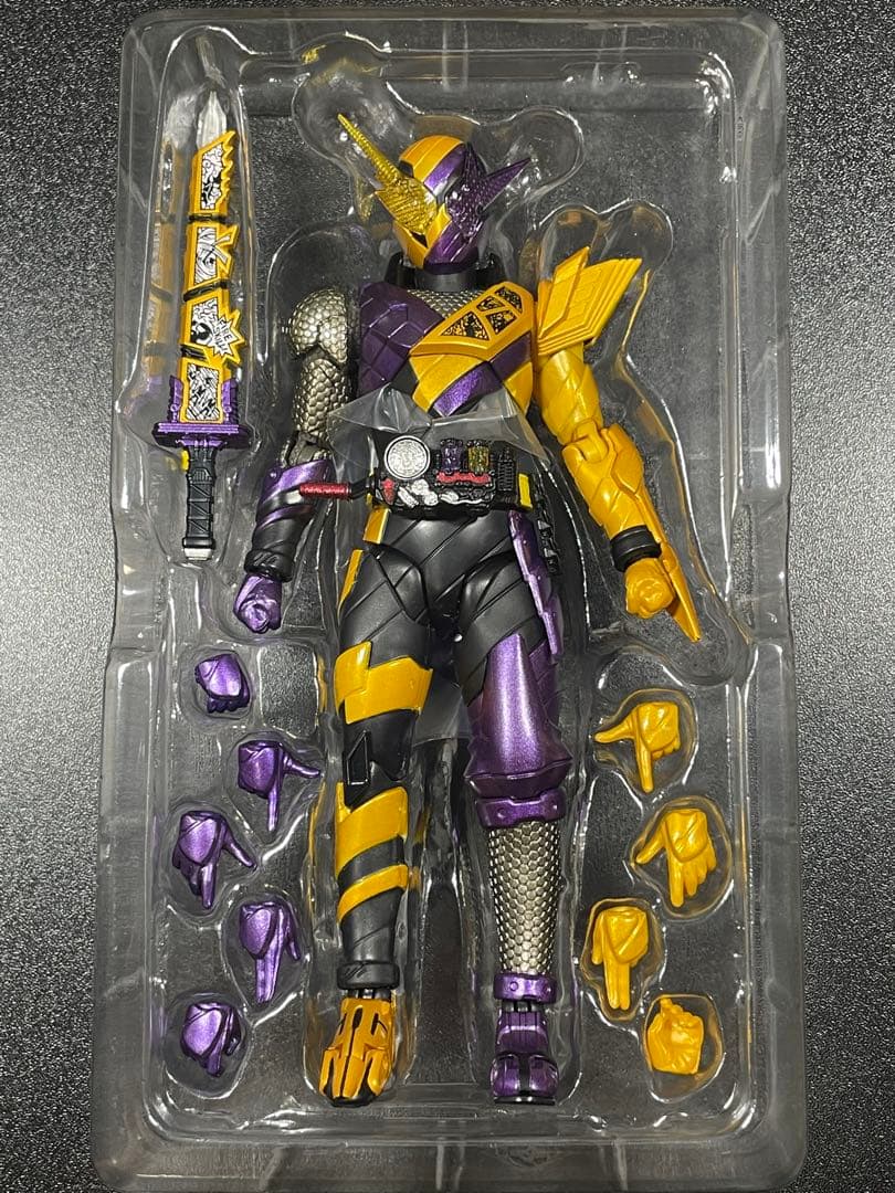 S.H.Figuarts 仮面ライダービルド ニンニンコミック ラビットタンク