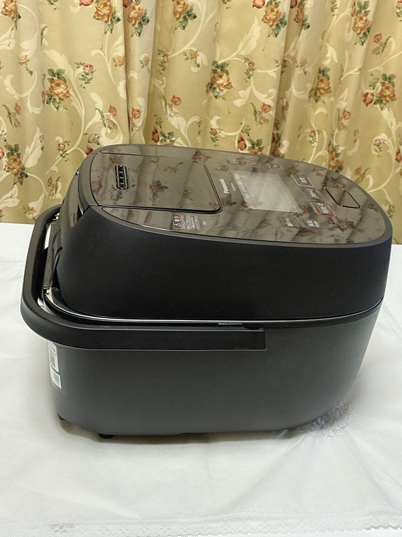 Panasonic おどり炊きSR-MPA101 炊飯器/5.5合　2022年製