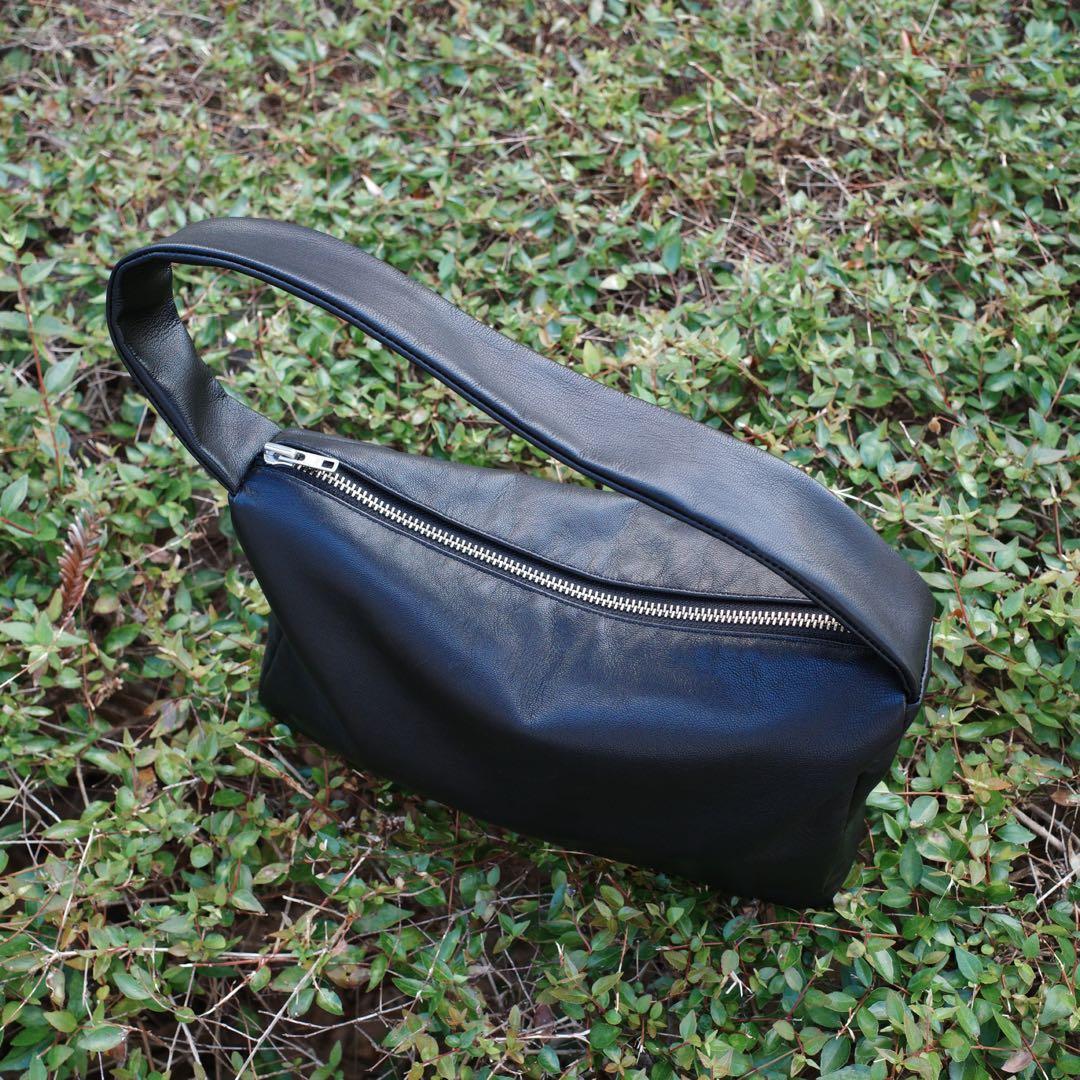 KEESE レザーハンドバッグ トートバッグ Mサイズ レディース ブラック 黒