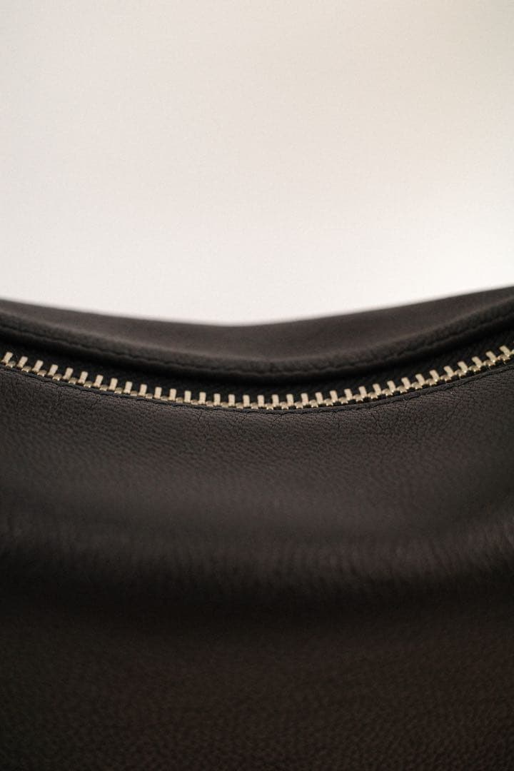 KEESE レザーハンドバッグ トートバッグ Mサイズ レディース ブラック 黒