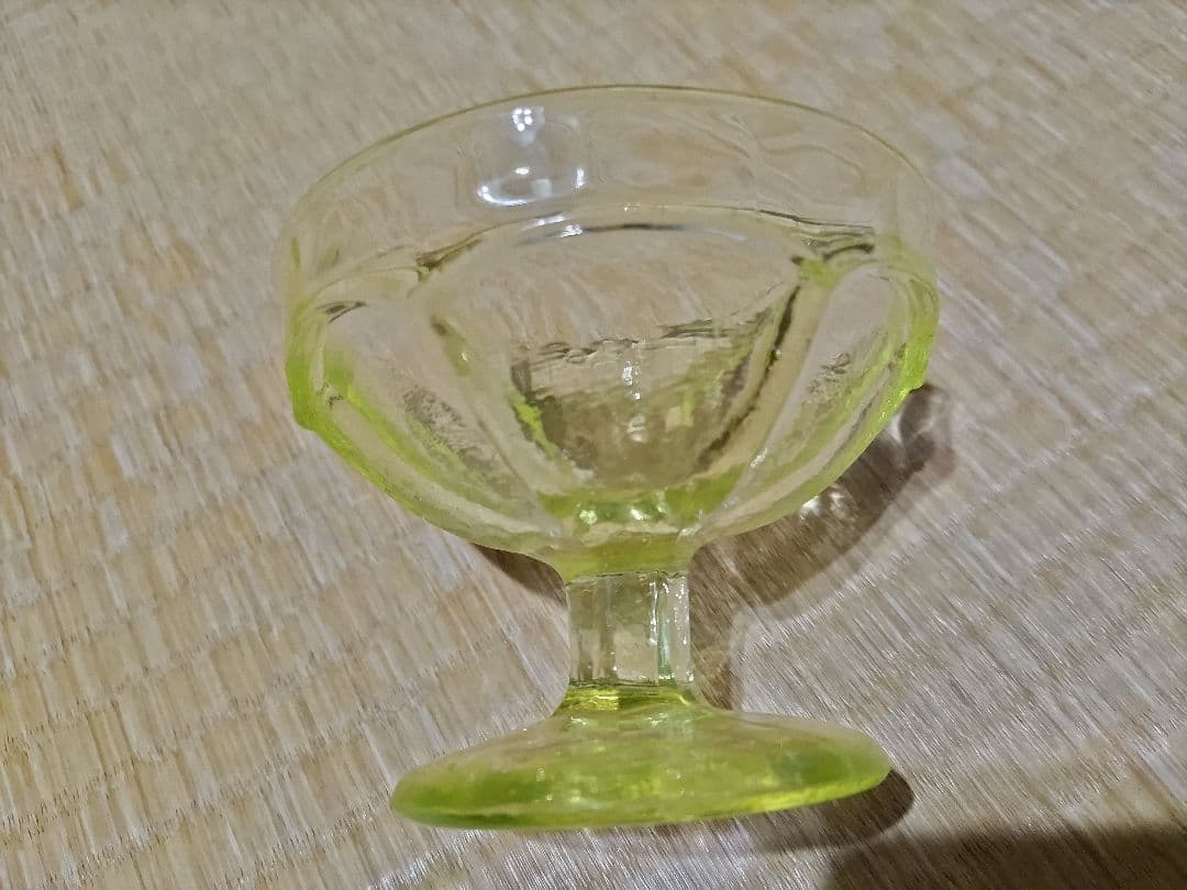 氷コップ　プレスガラス　美品　233g　無傷　ウランガラス