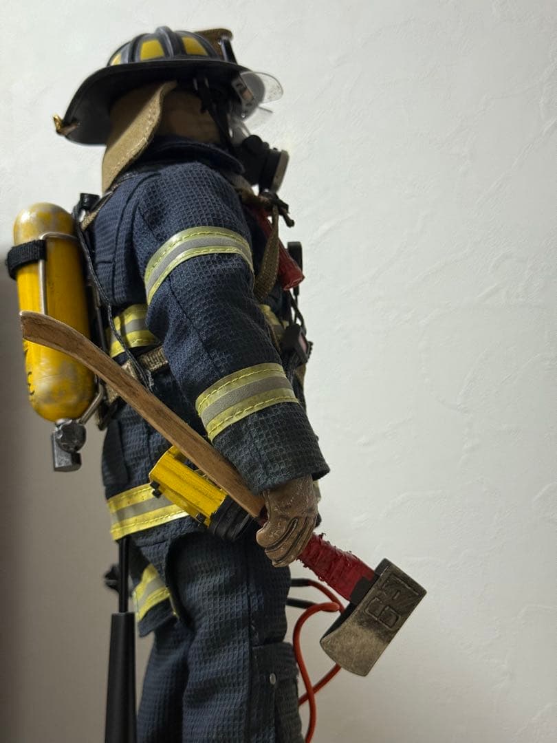 希少 1/6 フィギュア 消防隊員 バックドラフト ミリタリー ホットトイズ