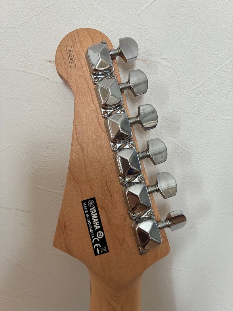 YAMAHA PACIFICA 012 レッドメタリック