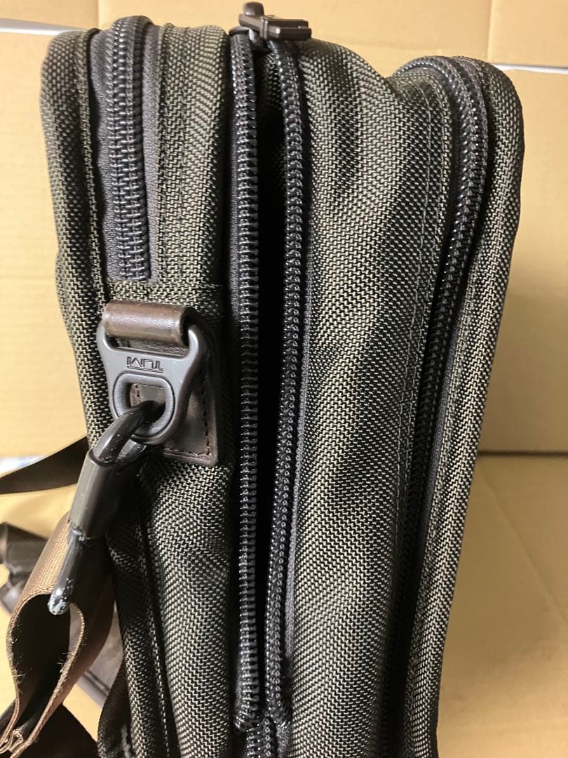 TUMI ビジネスブリーフケース　エクスパンダブル