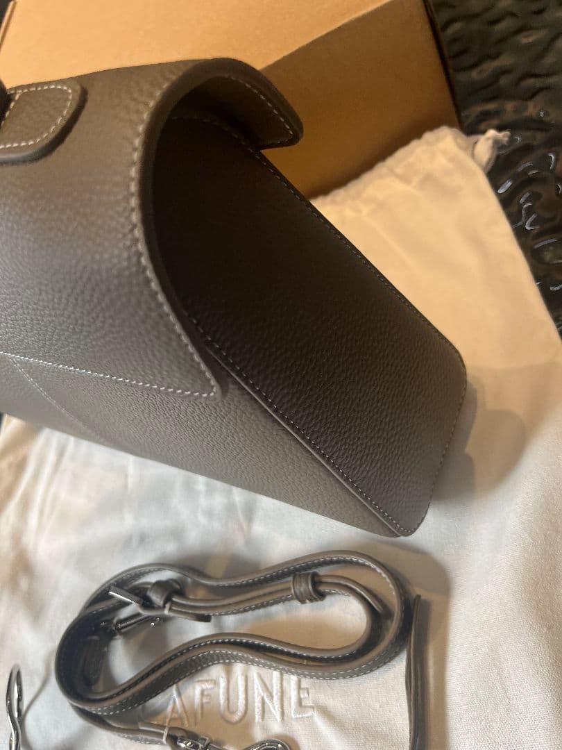 新品ほぼ ショルダーバッグ ハンドバッグ レザー　スタンスバッグ