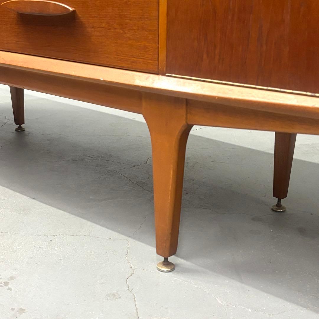 英国 Jentique(ジェンティーク) ヴィンテージ サイドボード(401)