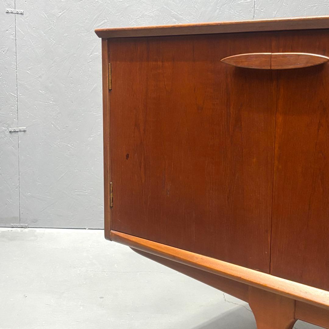 英国 Jentique(ジェンティーク) ヴィンテージ サイドボード(401)