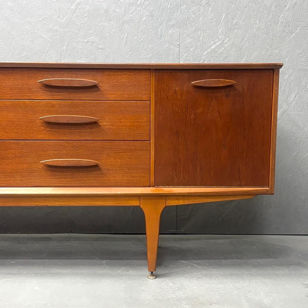 英国 Jentique(ジェンティーク) ヴィンテージ サイドボード(401)