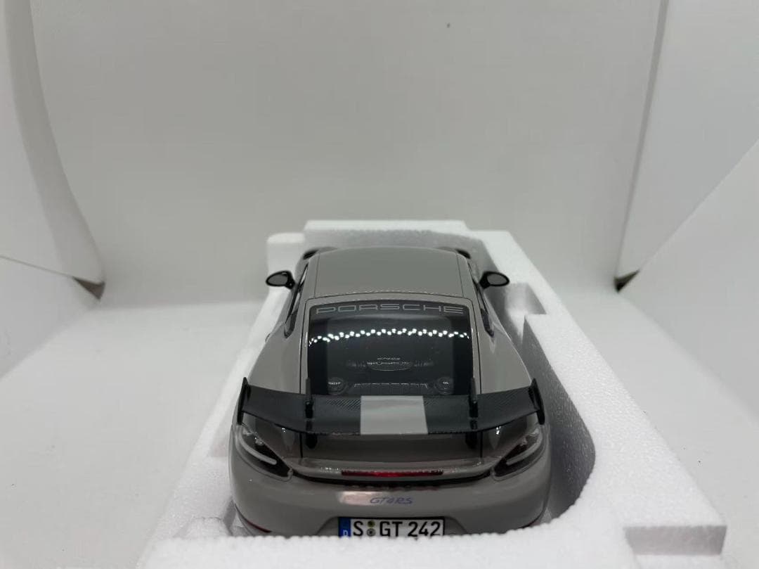 304-051 ノレブ 1/18 ポルシェ Cayman GT4 RS 2023