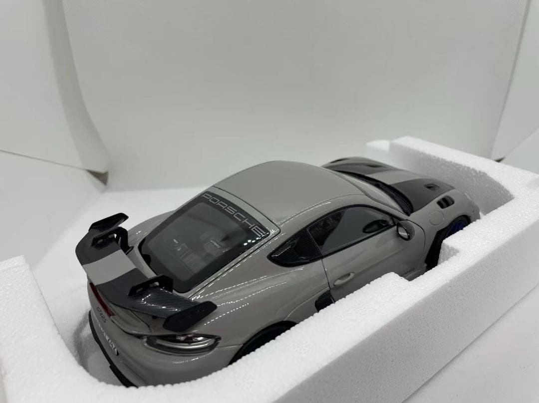 304-051 ノレブ 1/18 ポルシェ Cayman GT4 RS 2023